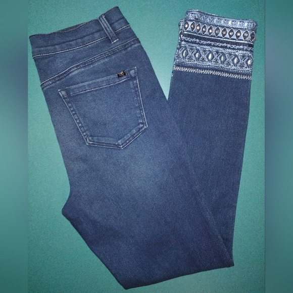BRAND NEW DG2 by Diane Gilman Bohemian Embroidered Straight Leg Jeans - Picture 1 of 8